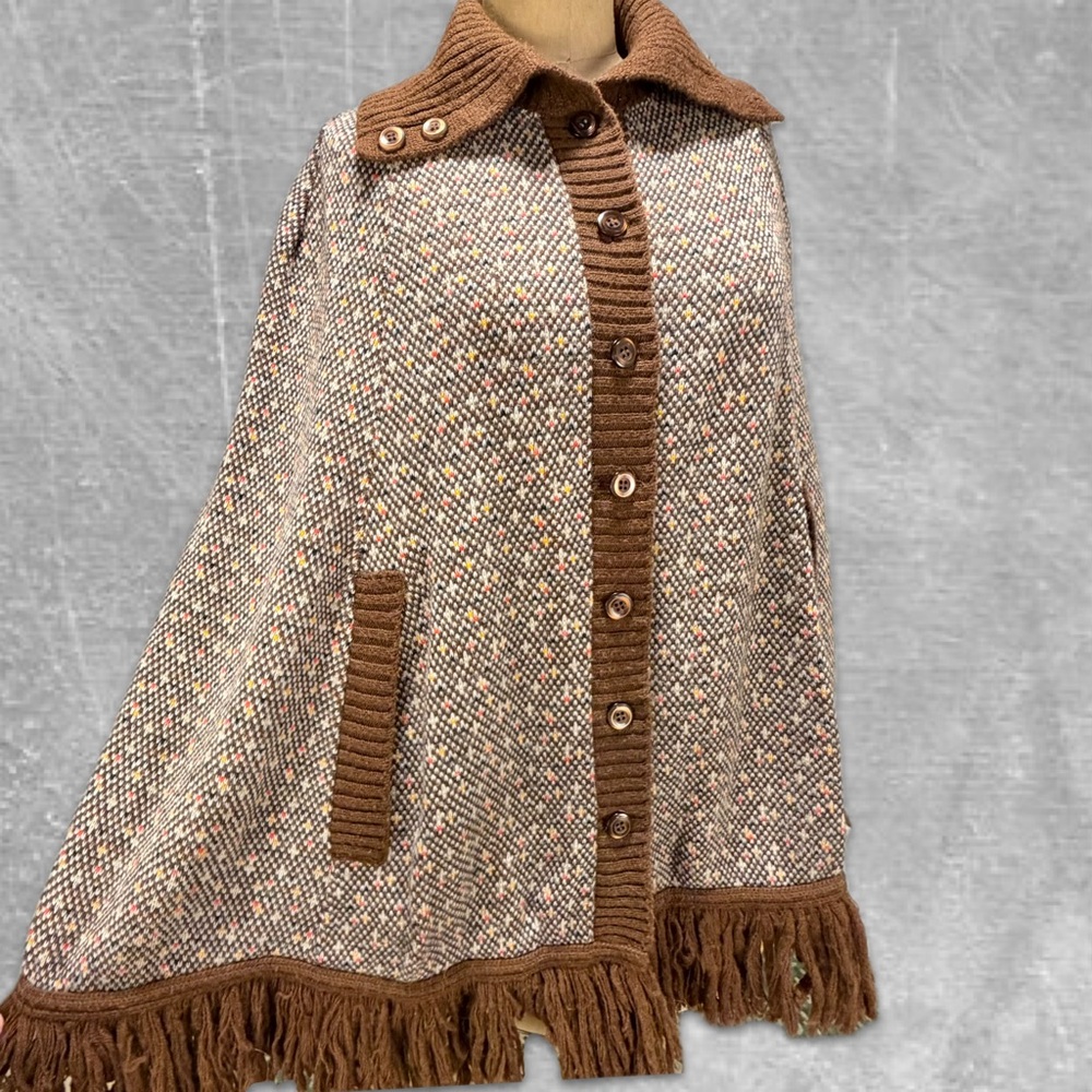 VINTAGE 70s earthy knit sweater poncho cape ribbed collar‎ button front fringe